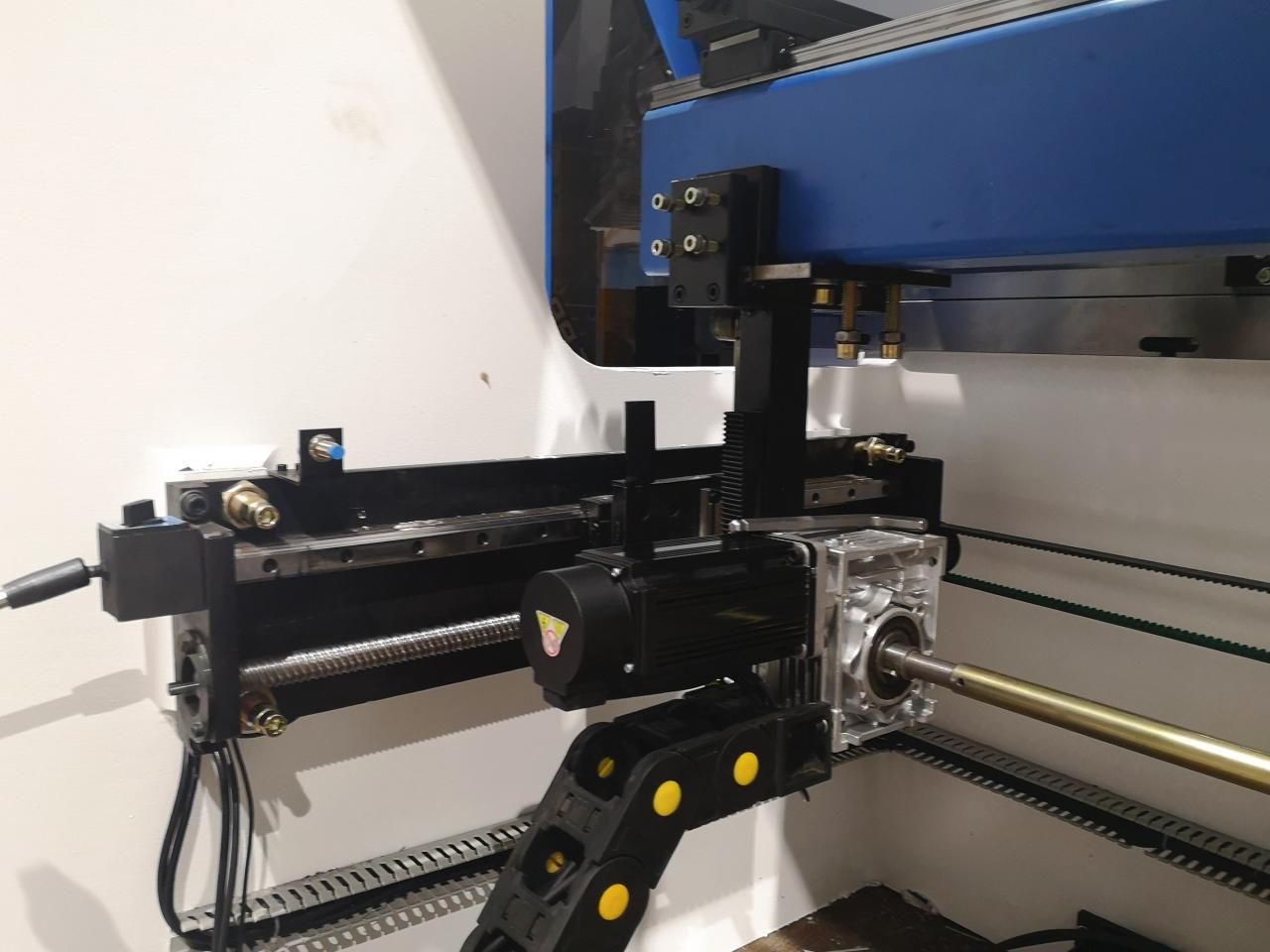 160t-4000 4-axis Cnc Hydraulic Bending Machine Press Brake 160t-4000 4-teljeline CNC hüdrauliline painutusmasin vajutage piduri