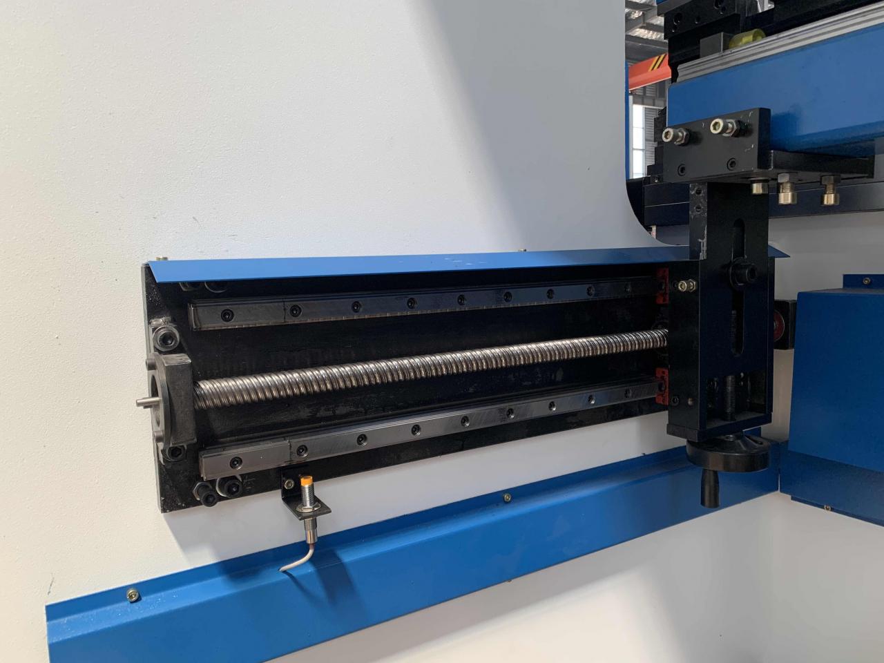 160t-4000 4-axis Cnc Hydraulic Bending Machine Press Brake 160t-4000 4-teljeline CNC hüdrauliline painutusmasin vajutage piduri