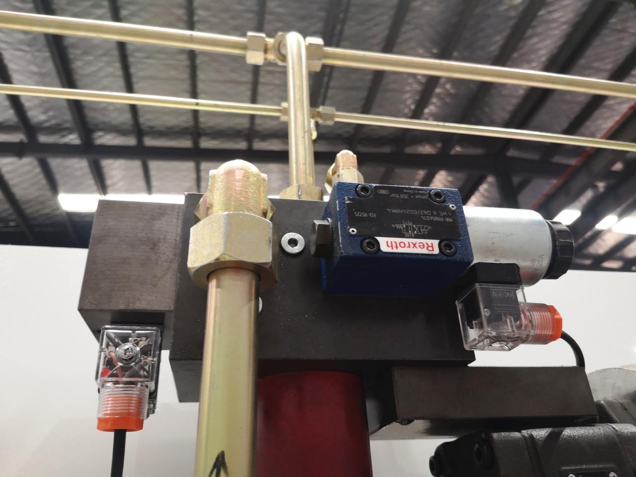 160t-4000 4-axis Cnc Hydraulic Bending Machine Press Brake 160t-4000 4-teljeline CNC hüdrauliline painutusmasin vajutage piduri