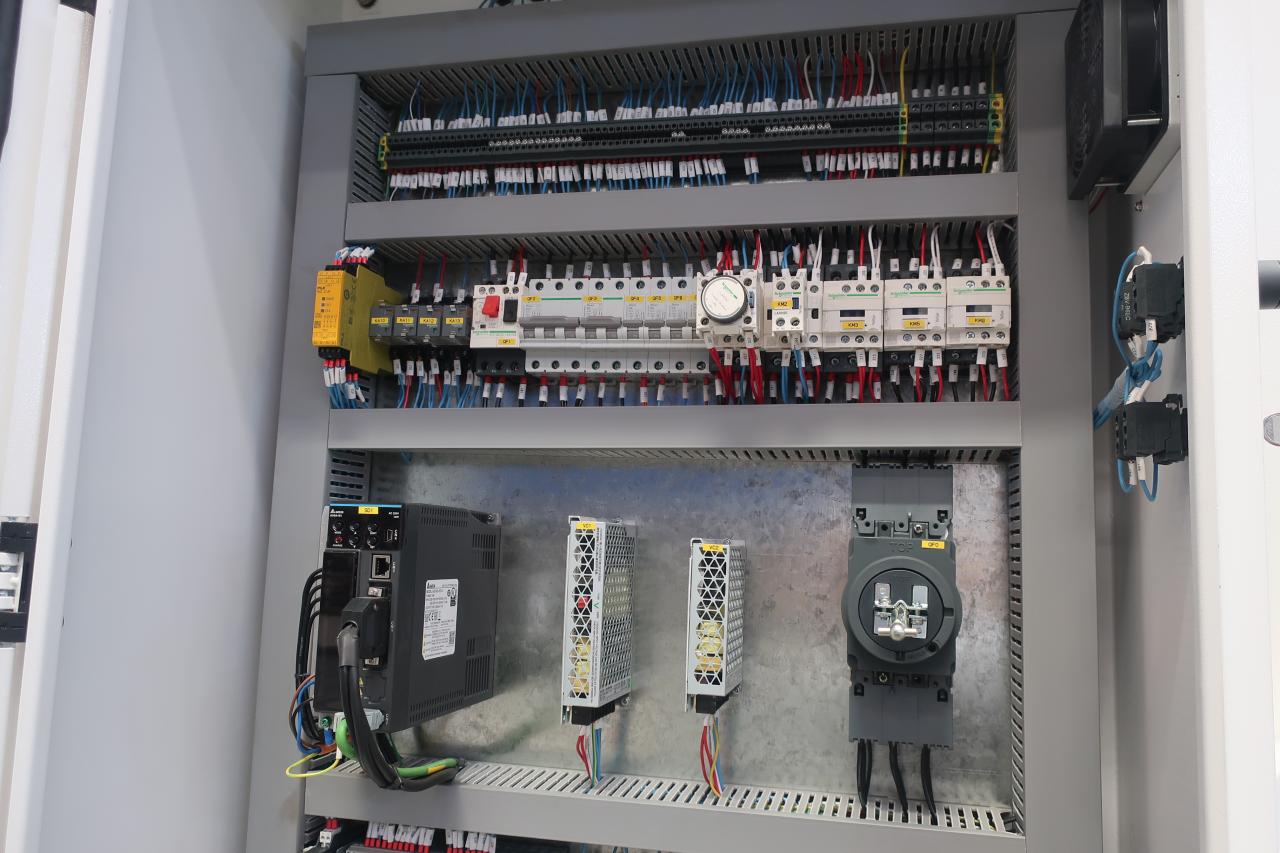 16 mm hüdrauliline giljotiinlõikusmasin lehtmetalli lõikamiseks 6 meetrit