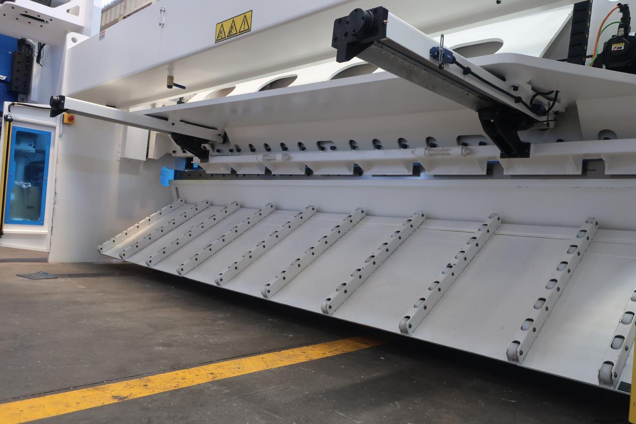 16 mm hüdrauliline giljotiinlõikusmasin lehtmetalli lõikamiseks 6 meetrit