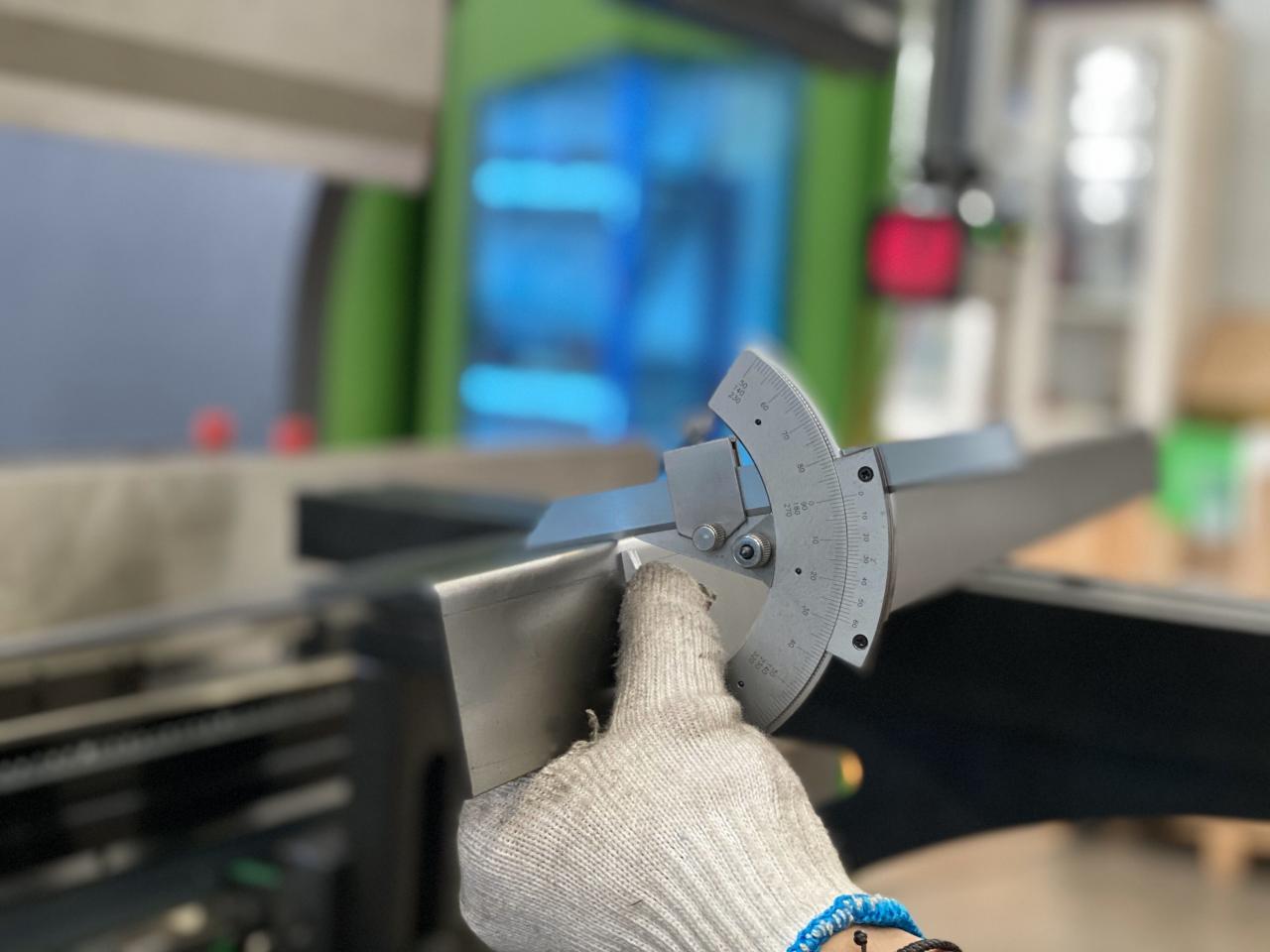 16mm Hydraulic Guillotine Shearing Machine For Sheet Metal Cutting 6 Meters 16 mm hüdrauliline giljotiinlõikusmasin lehtmetalli lõikamiseks 6 meetrit