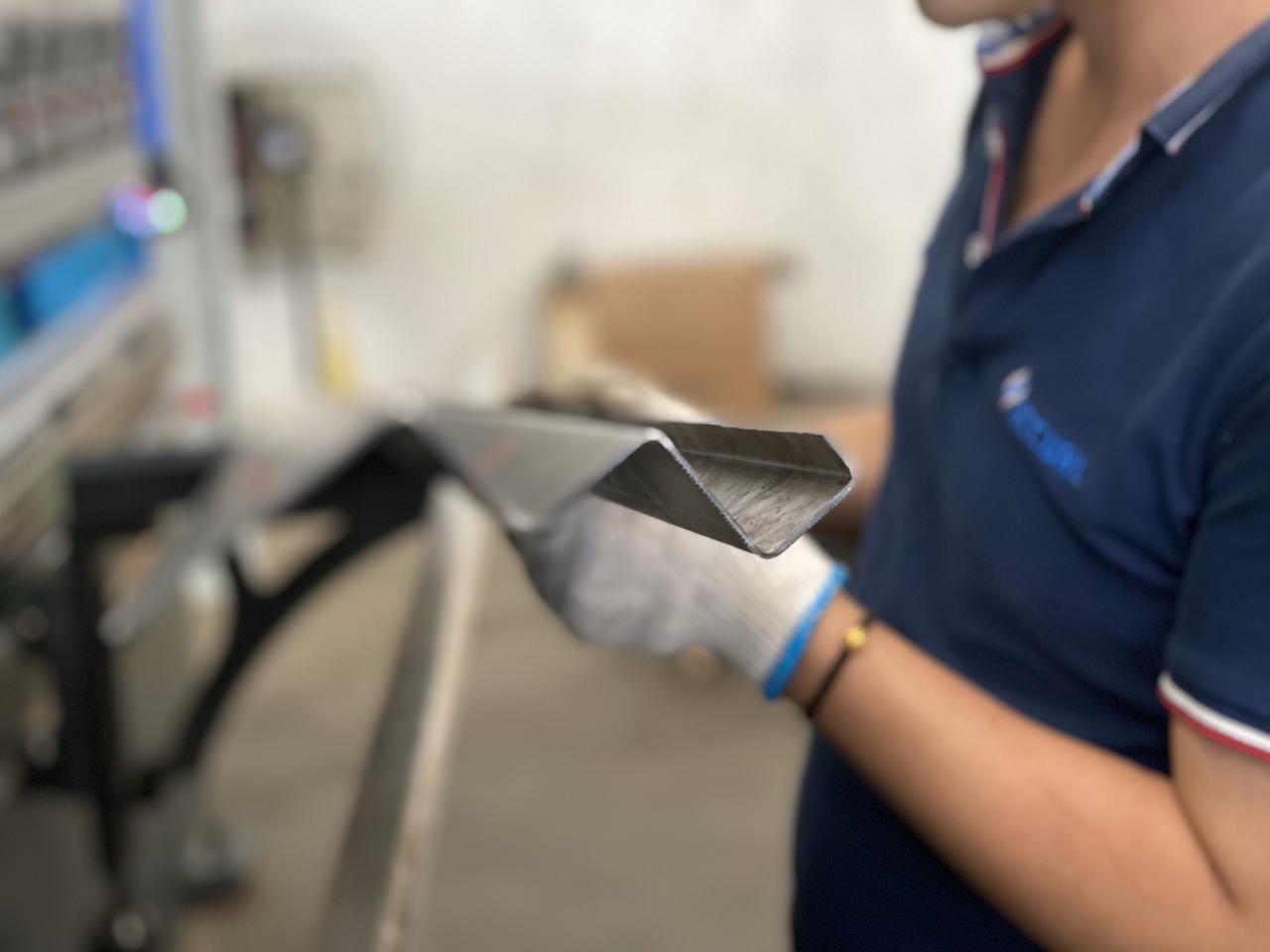 16mm Hydraulic Guillotine Shearing Machine For Sheet Metal Cutting 6 Meters 16 mm hüdrauliline giljotiinlõikusmasin lehtmetalli lõikamiseks 6 meetrit