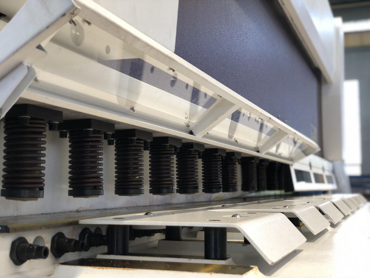 16mm Hydraulic Guillotine Shearing Machine For Sheet Metal Cutting 6 Meters 16 mm hüdrauliline giljotiinlõikusmasin lehtmetalli lõikamiseks 6 meetrit