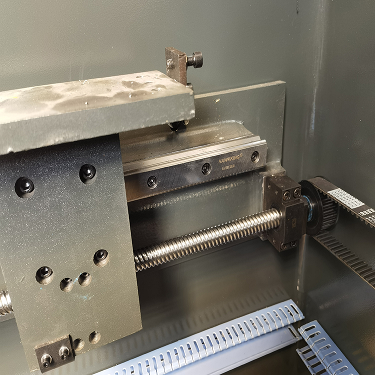 300t/4000 Hydraulic Press Brake Machine 300t/4000 hüdrauliline presspidurimasin