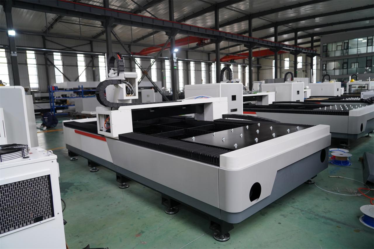 3015 4kw 1kw 2kw 3kw Stainless Steel Cnc Fiber Laser Cutting Machine 3015 4kw 1kw 2kw 3kw roostevabast terasest Cnc kiudlaseriga lõikamismasin