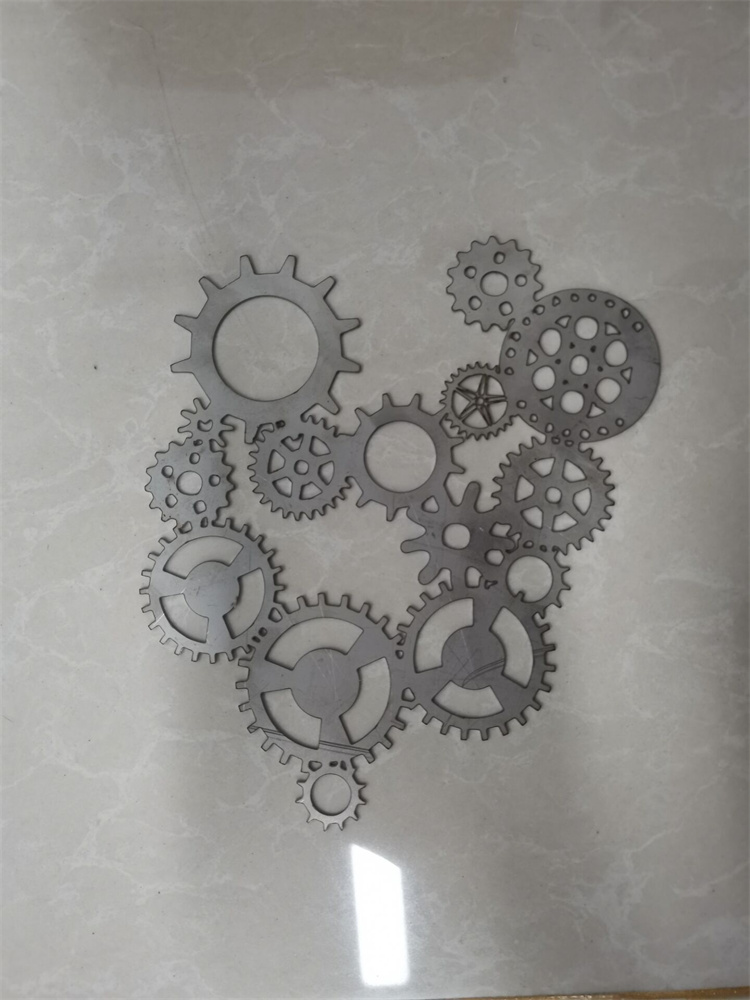 3015 Copper Carbon Stainless Steel Aluminum Iron Metal Cnc Fiber Laser Cutting Machine 3015 vasest süsinikust roostevabast terasest alumiiniumist rauast metallist Cnc kiudlaseriga lõikamismasin