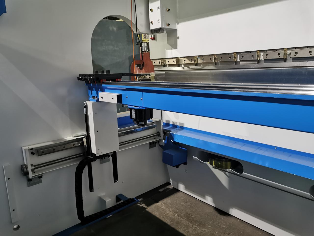 4 Axis Cnc Tandem Press Brake With Delem Da58t 2d Graphical Controller 4 Axis Cnc Tandem Press Brake Delem Da58t 2d graafilise kontrolleriga
