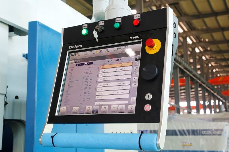 4 Axis Cnc Tandem Press Brake With Delem Da58t 2d Graphical Controller 4 Axis Cnc Tandem Press Brake Delem Da58t 2d graafilise kontrolleriga