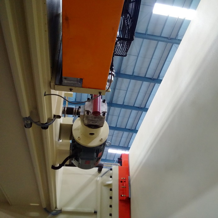 4 Axis Cnc Tandem Press Brake With Delem Da58t 2d Graphical Controller 4 Axis Cnc Tandem Press Brake Delem Da58t 2d graafilise kontrolleriga