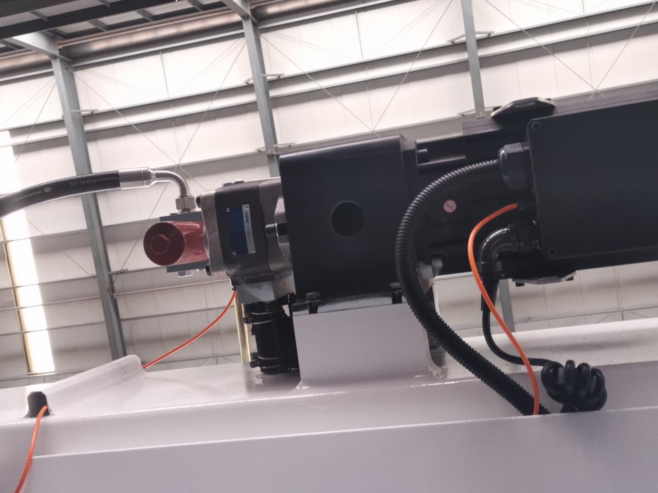 4 Axis Cnc Tandem Press Brake With Delem Da58t 2d Graphical Controller 4 Axis Cnc Tandem Press Brake Delem Da58t 2d graafilise kontrolleriga