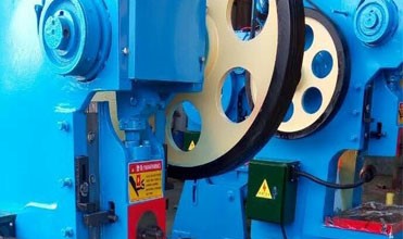 400 Ton Small Pneumatic Power Punch Press Mechanical Eccentric Punching Machine 400-tonnine väike pneumaatiline löögipressi mehaaniline ekstsentriline mulgustamismasin