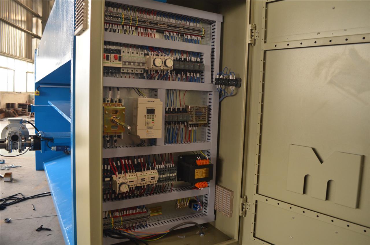 6*3200mm Guillotine Shears Metal Shear Hydraulic Iron Sheet Cutting Shearing Machine 6 * 3200 mm giljotiinkäärid metallist käärid hüdrauliline rauast lehtede lõikamise lõikemasin