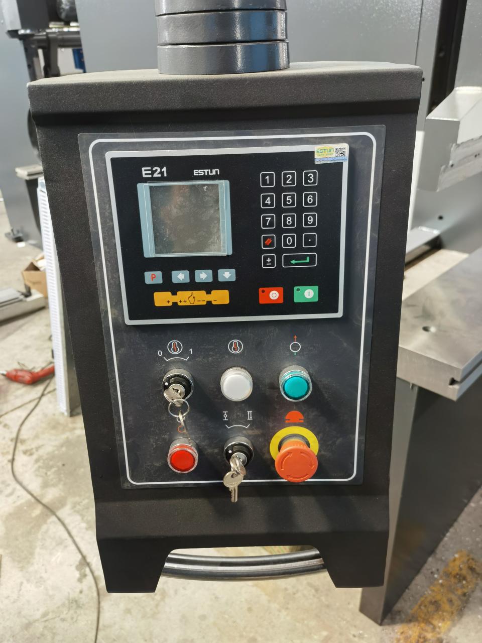 6x3200 mm roostevabast terasest plaatide lõikemasin, automaatne rauast lehtede lõikamismasin