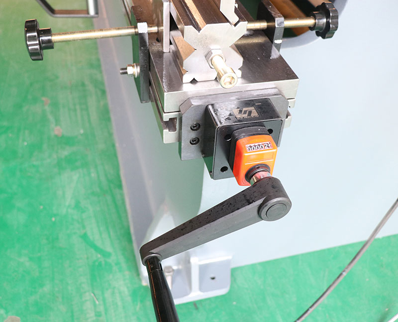 Metallist presspidur Wc-63t3200 metallpleki painutusmasin Cnc hüdrauliline presspidur