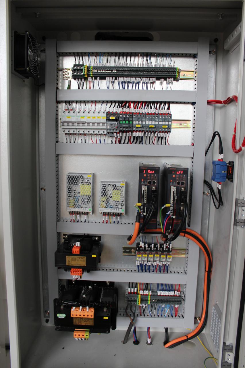 Cnc metallist presspidurimasin