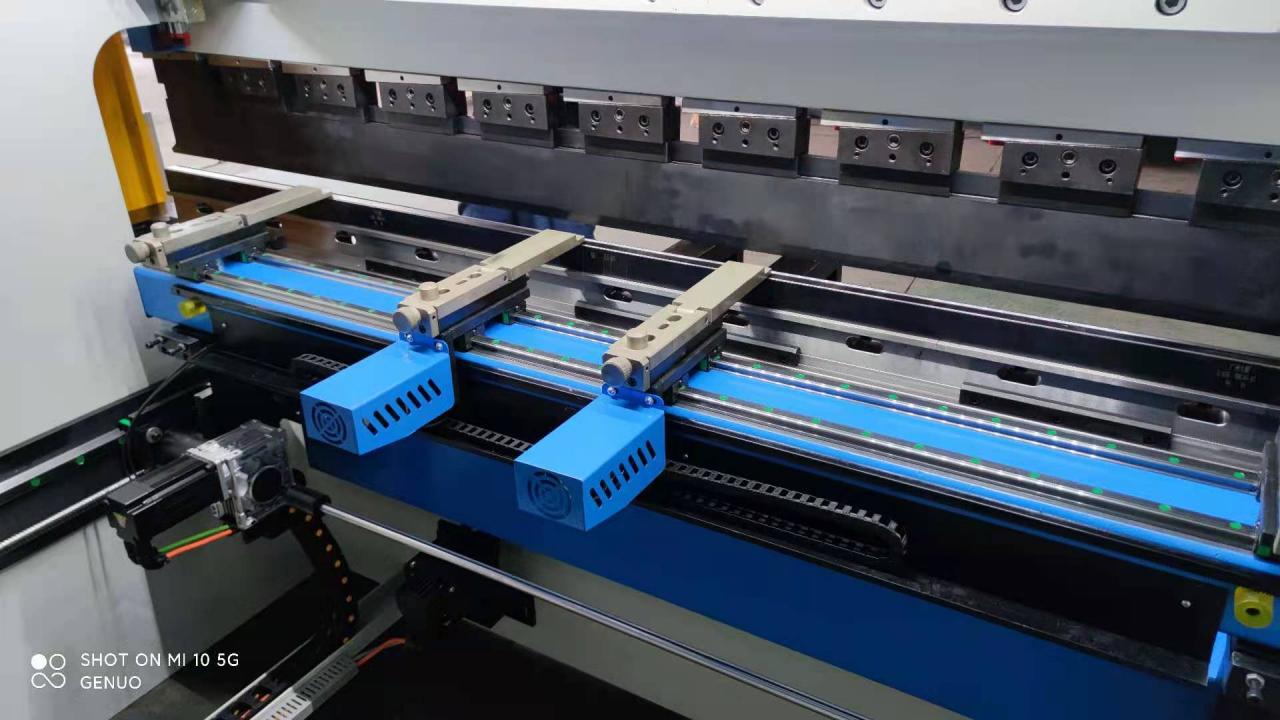 Da-66t Controller Cnc Hydraulic Press Brake Price With 3d Touch Screen System Da-66t kontroller Cnc hüdrauliline vajutage piduri hind 3d puutetundliku ekraani süsteemiga