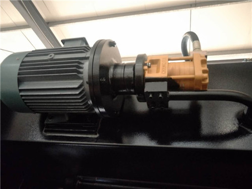 Da53t Cnc System Controller 125t4000 3+1 Axis Cnc Hydraulic Press Brake With Good Quality Da53t Cnc-süsteemi kontroller 125t4000 3+1 teljega Cnc hüdrauliline hea kvaliteediga piduripress