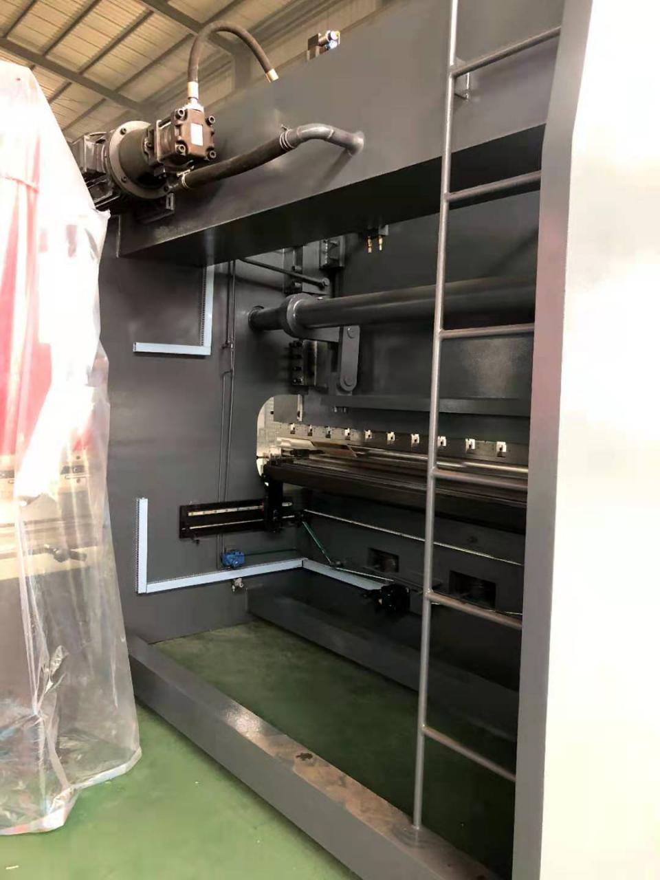 Da53t Cnc System Controller 125t4000 3+1 Axis Cnc Hydraulic Press Brake With Good Quality Da53t Cnc-süsteemi kontroller 125t4000 3+1 teljega Cnc hüdrauliline hea kvaliteediga piduripress