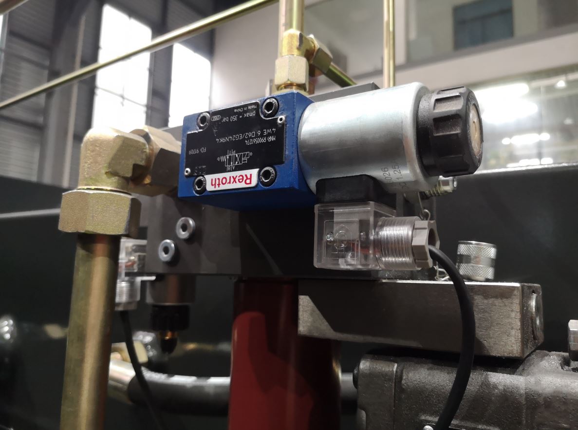 Delem Da66t 125 3+1 4+1 6+1 8+1 Cnc hüdrauliline presspidur metallplaadi painutamiseks