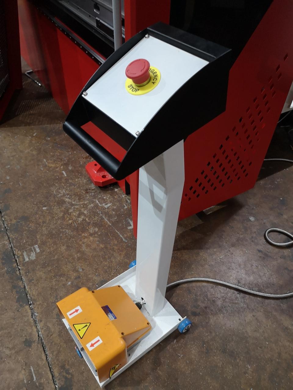 Delem Da66t 125 3+1 4+1 6+1 8+1 Cnc hüdrauliline presspidur metallplaadi painutamiseks