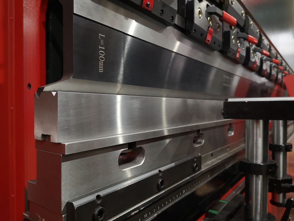 Delem Da66t 125 3+1 4+1 6+1 8+1 Cnc hüdrauliline presspidur metallplaadi painutamiseks