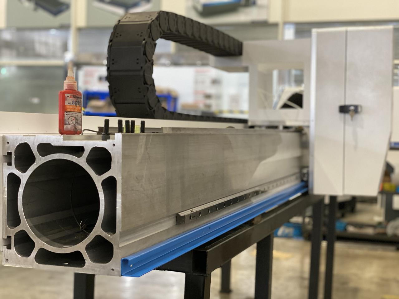 Kiudlaserlõikusmasin Masterline 8kw, 4000x2000mm, Ipg laserallikaga