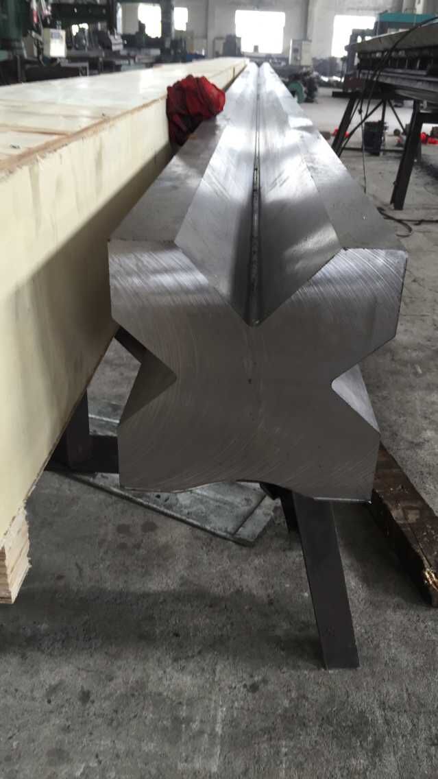 Full Automatic High Power Sheet Bending Machine And Cnc Press Brake Machine Täisautomaatne suure võimsusega lehtede painutusmasin ja CNC-pressimispiduri masin