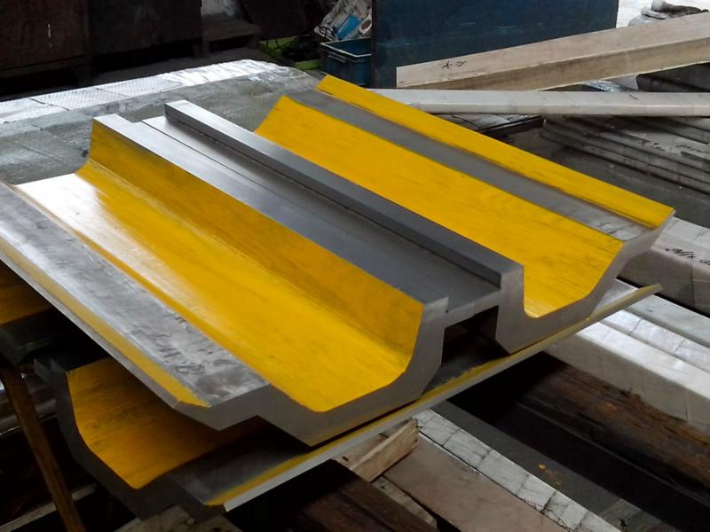 Full Automatic High Power Sheet Bending Machine And Cnc Press Brake Machine Täisautomaatne suure võimsusega lehtede painutusmasin ja CNC-pressimispiduri masin