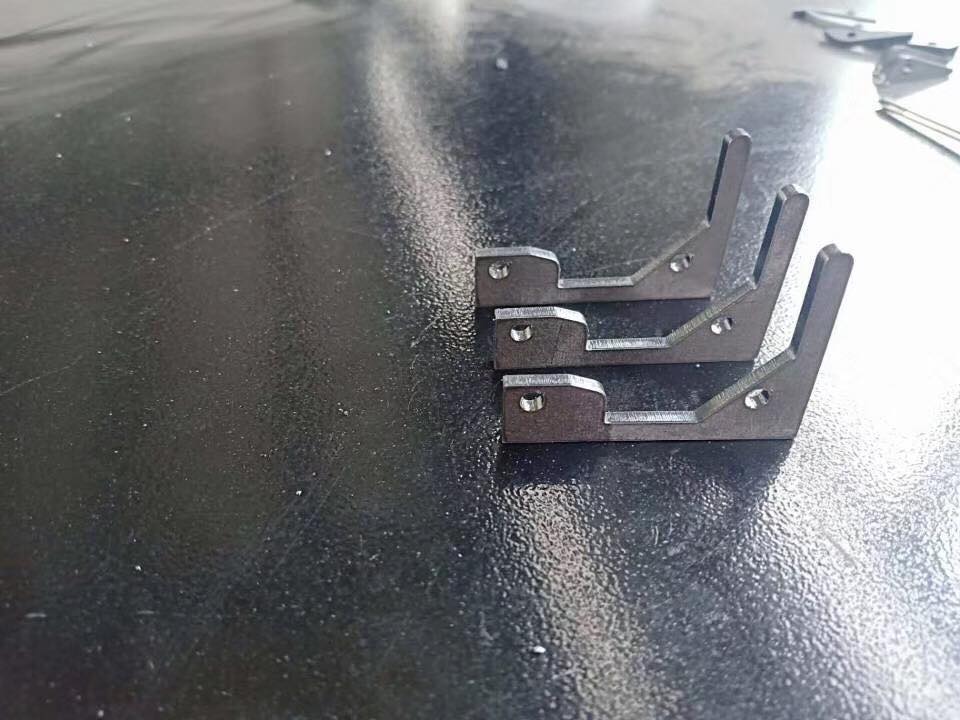 High Power 3015 2000W Metal Sheet Cnc Fiber Laser Cutting Machine Suure võimsusega 3015 2000 W metallplekist Cnc kiudlaseriga lõikamismasin