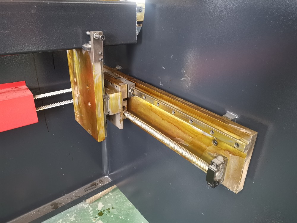 Hydraulic Stainless Steel Wc67y/k-300/6000 Mould Crowning Press Brake Hüdrauliline roostevaba teras Wc67y/k-300/6000 vormi kroonimispressi pidur