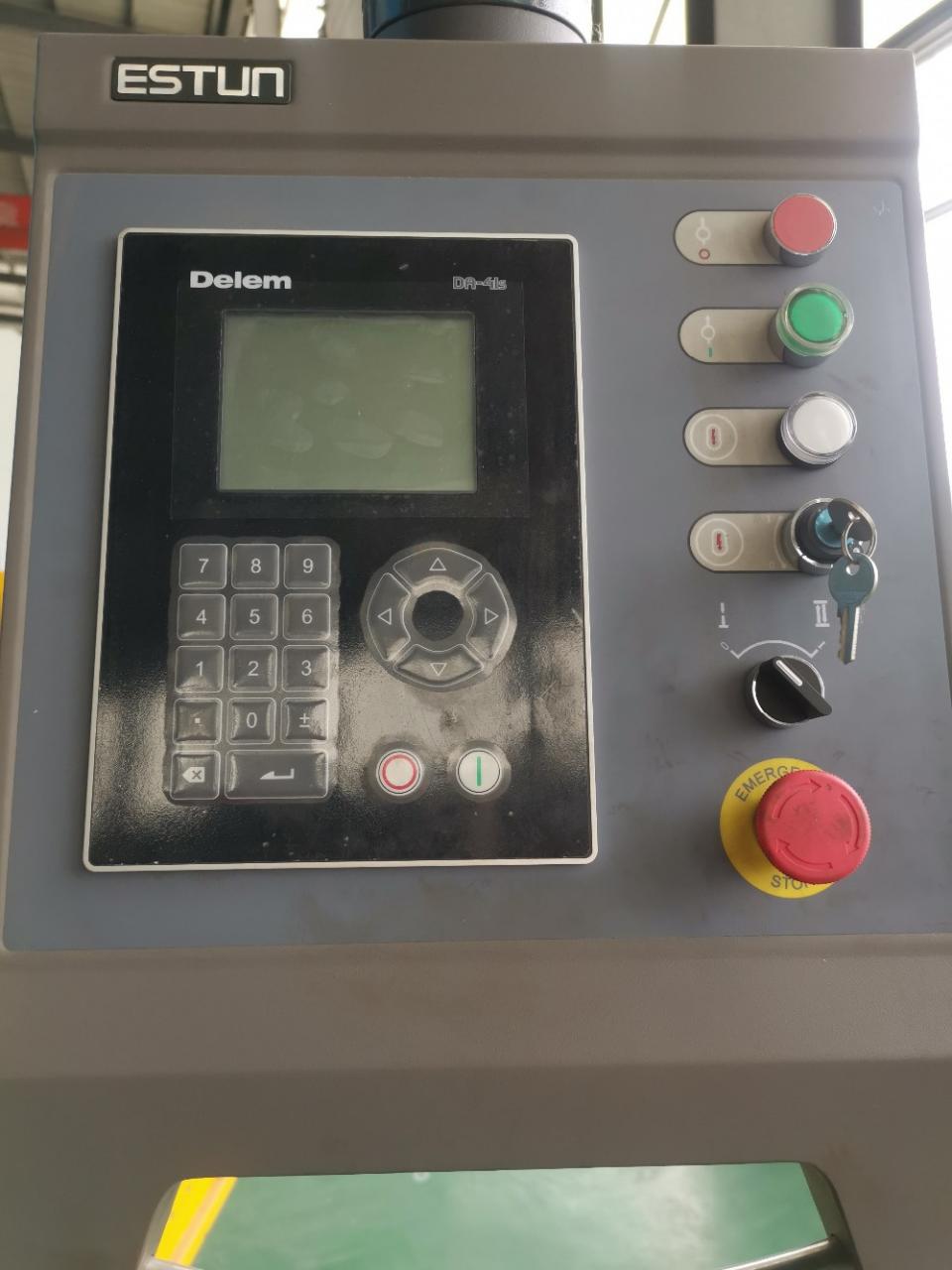 Hydraulic Stainless Steel Wc67y/k-300/6000 Mould Crowning Press Brake Hüdrauliline roostevaba teras Wc67y/k-300/6000 vormi kroonimispressi pidur