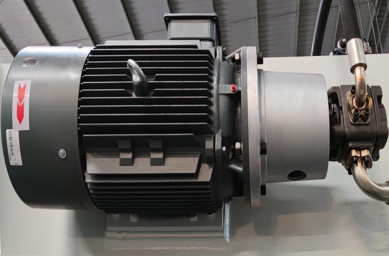 Qc11k hüdrauliline lõikemasin ja giljotiinlõikusmasin lehtmetalli lõikamiseks