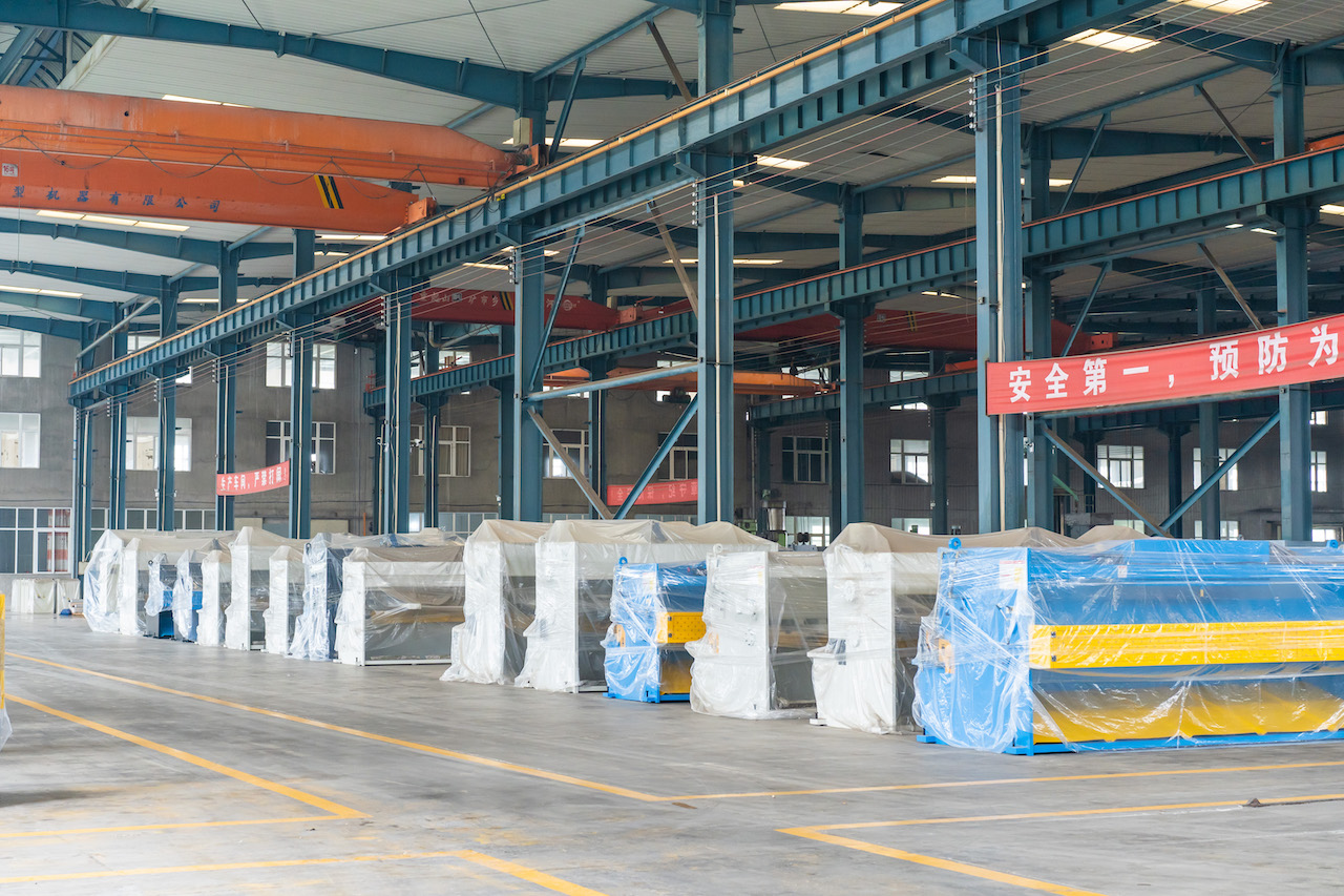 Qc11y 8x3200 Sheet Metal Shearing Machine Steel Plate Hydraulic Shearing Machine Qc11y 8x3200 lehtmetalli lõikemasin terasplaadi hüdrauliline lõikemasin