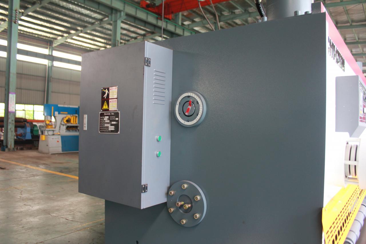 Qc11y Metal Plate Hydraulic Guillotine Shearing Machine For Sale Müüa Qc11y metallplaadist hüdrauliline giljotiini lõikamismasin