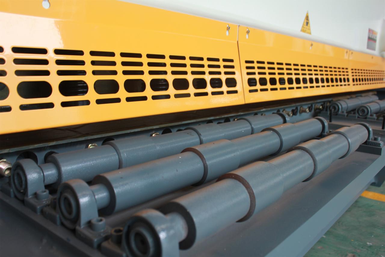 Qc11y Metal Plate Hydraulic Guillotine Shearing Machine For Sale Müüa Qc11y metallplaadist hüdrauliline giljotiini lõikamismasin