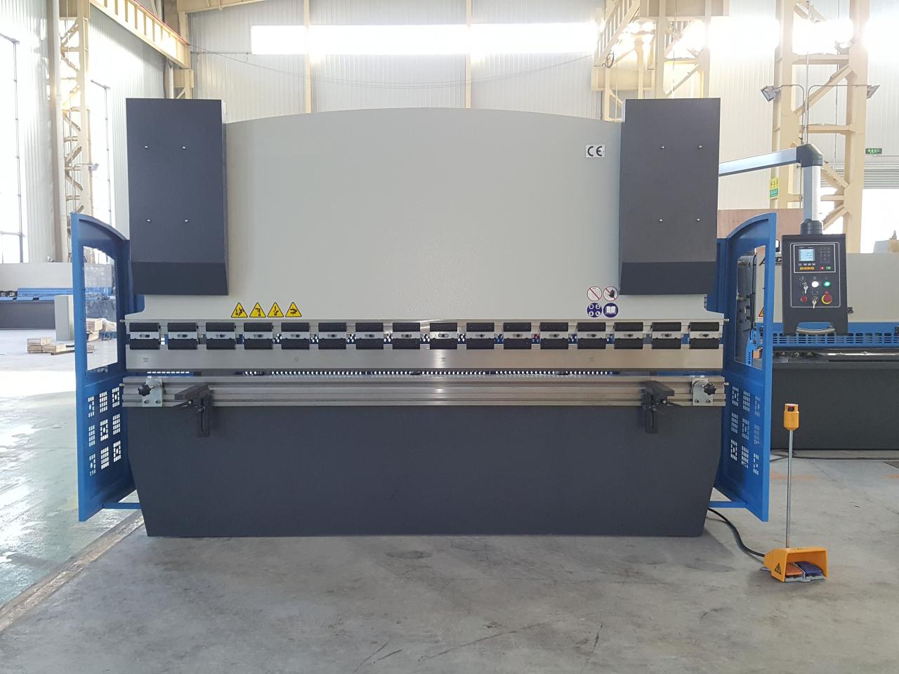 Wc67k 100-tonnine 200-tonnine hüdrauliline CNC-pressimispidurimasin rauast metallist terasplaadile