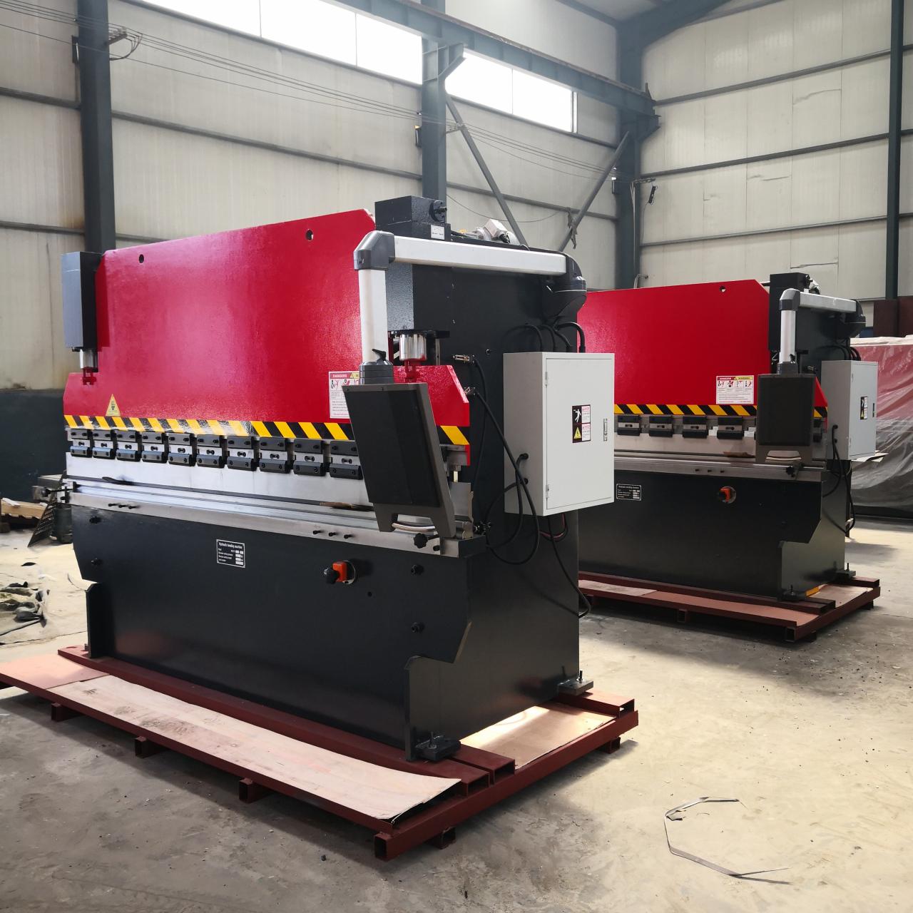 Wc67y-160 4000 Hydraulic Press Brake Cnc Metal Bending Machine For 4000mm Width Steel Wc67y-160 4000 hüdrauliline presspidur Cnc metalli painutusmasin 4000 mm laiuse terase jaoks